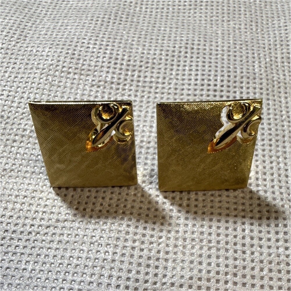 Swank Signed Gold Tone Square Bullet Back fleur-de-lis Men's Cufflinks, Metal